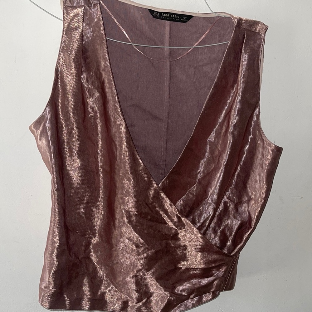 🚫SOLD🚫Zara Rose Gold Top